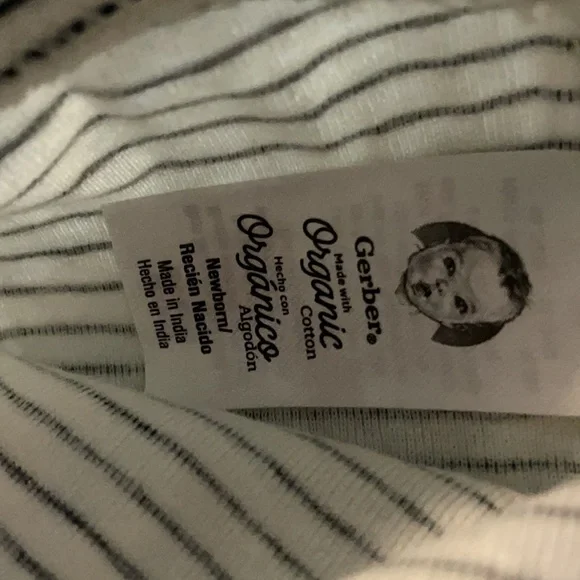 Boy’s Carter’s/Gerber Onesie & Joggers (6 pieces) - Picture 7 of 12